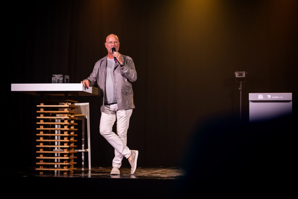Presentator Arno Bremer